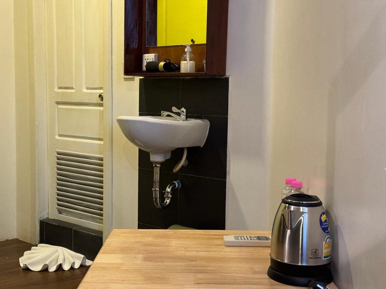 The Hive Hotel 시엠리아프 외부 사진