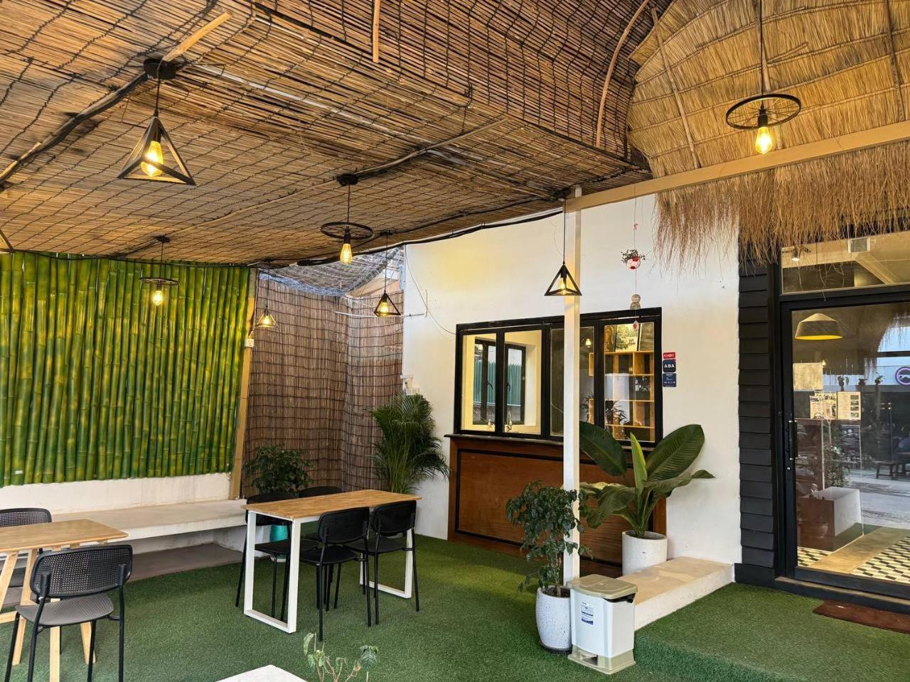 The Hive Hotel 시엠리아프 외부 사진