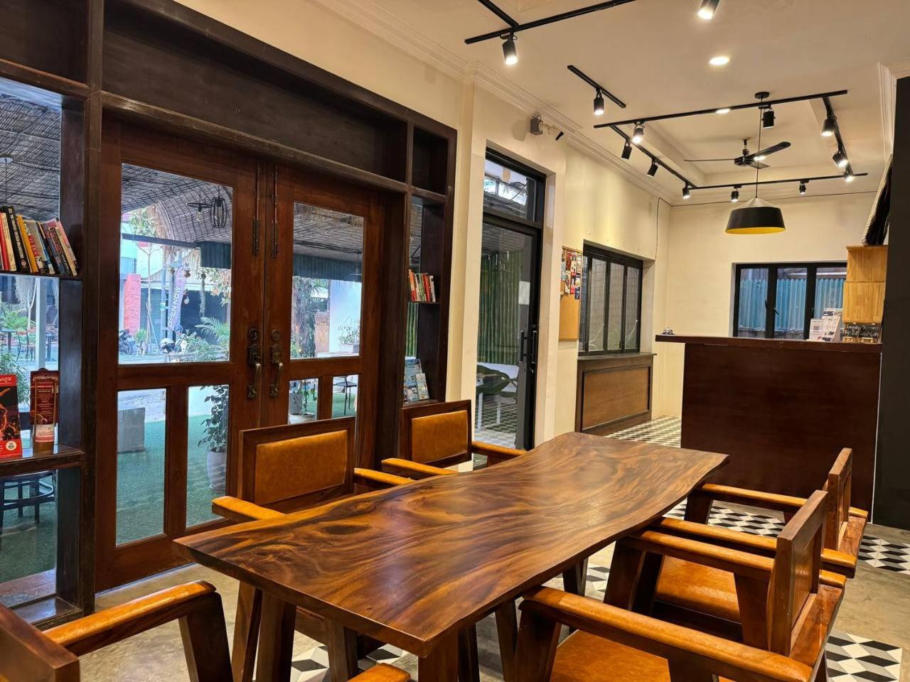 The Hive Hotel 시엠리아프 외부 사진