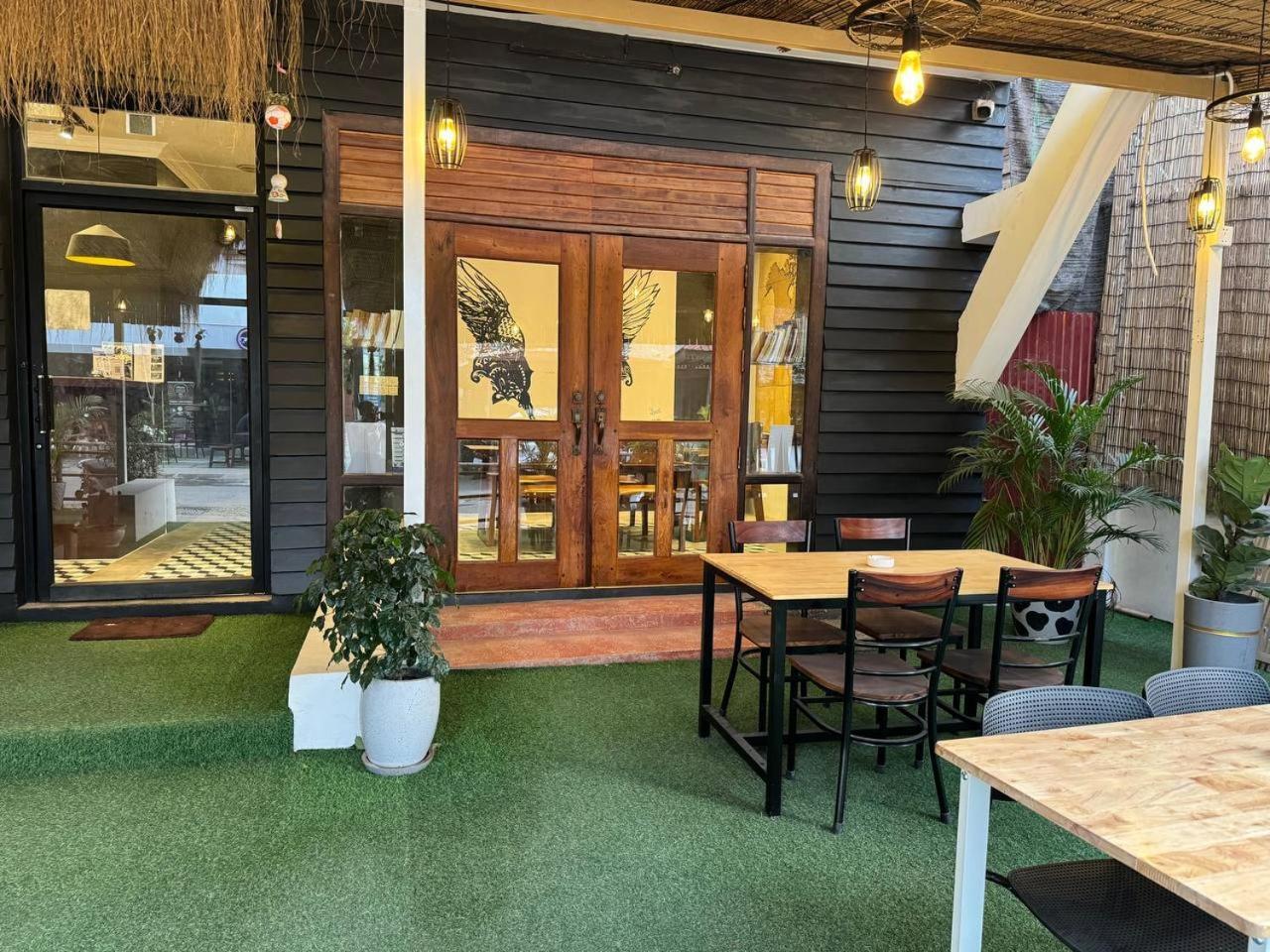 The Hive Hotel 시엠리아프 외부 사진